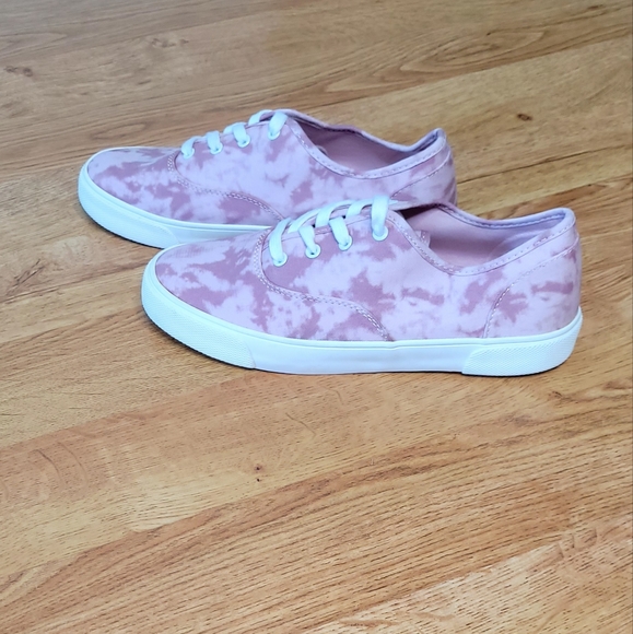 Old Navy - Picture 2 of 3